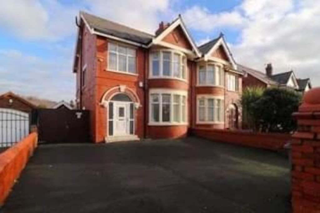 Hidden Gem W/ Parking Short Walk To Pleasure Beach Blackpool Eksteriør billede